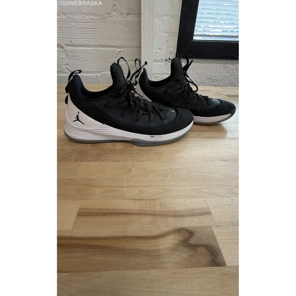 Jordan Ultra Fly‎ 2 Low Black White Basketball Sneakers Men's Size 10.5